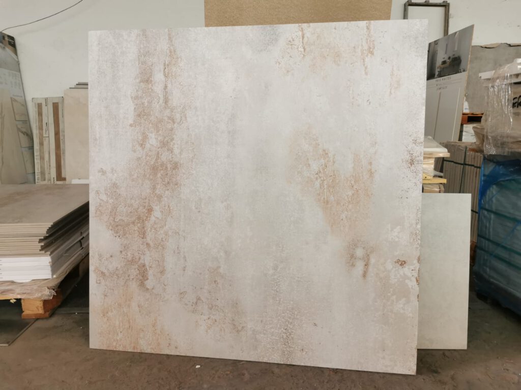 Großformatfliese Feinsteinzeug Flatiron White 90x90 cm Lieferung und Verlegung auch im Umkreis von Karlsruhe, Heidelberg, Mannheim